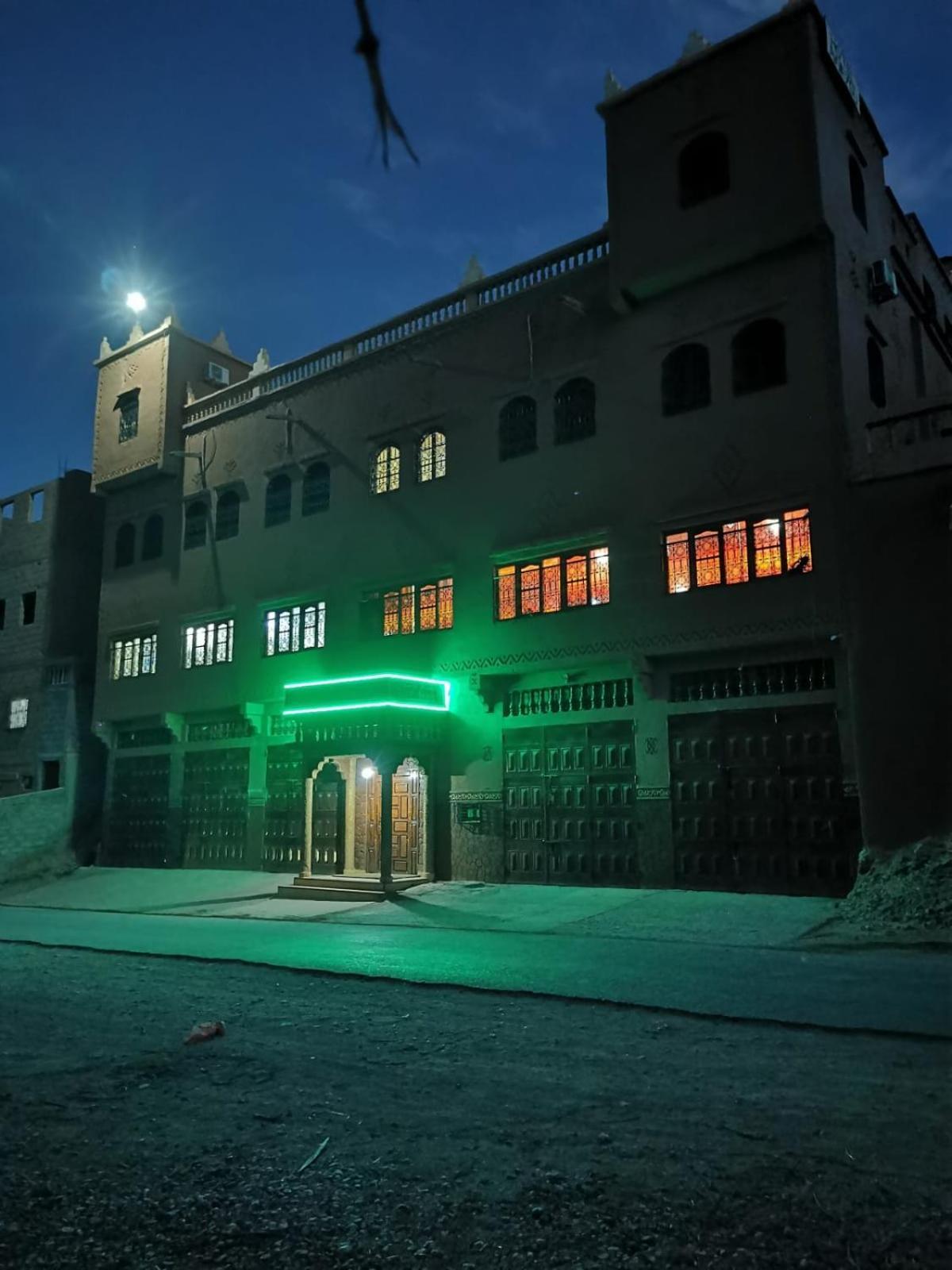 Hotel Awayou Bou Drarar Екстериор снимка