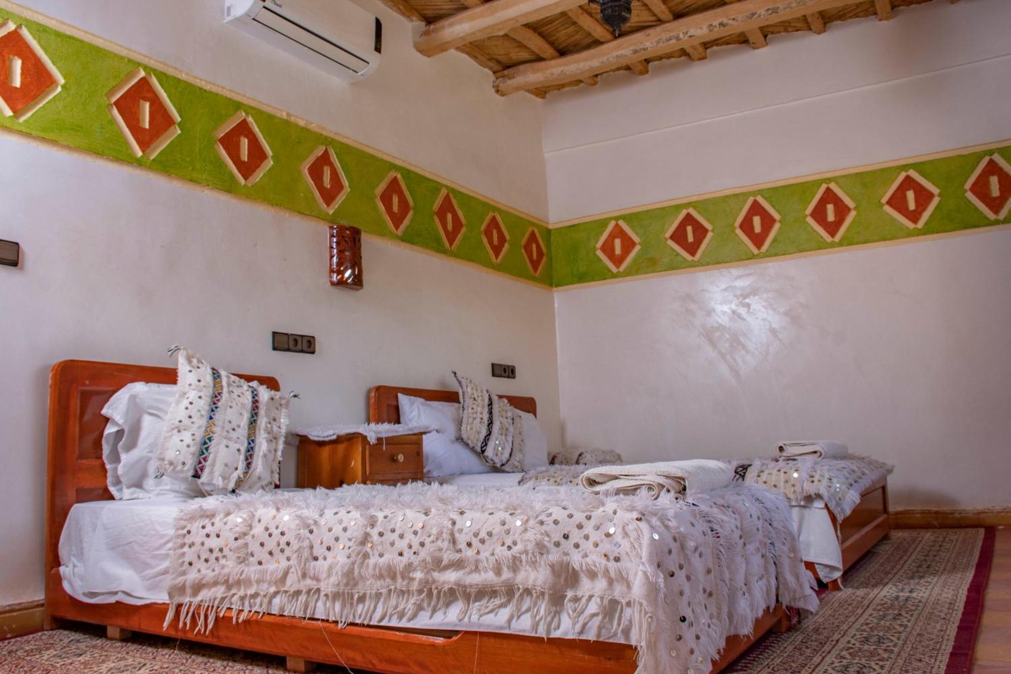 Hotel Awayou Bou Drarar Екстериор снимка